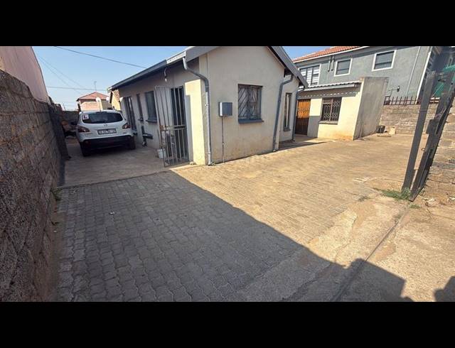 4 BEDROOM HOUSE FOR SALE IN TEMBISA CENTRAL